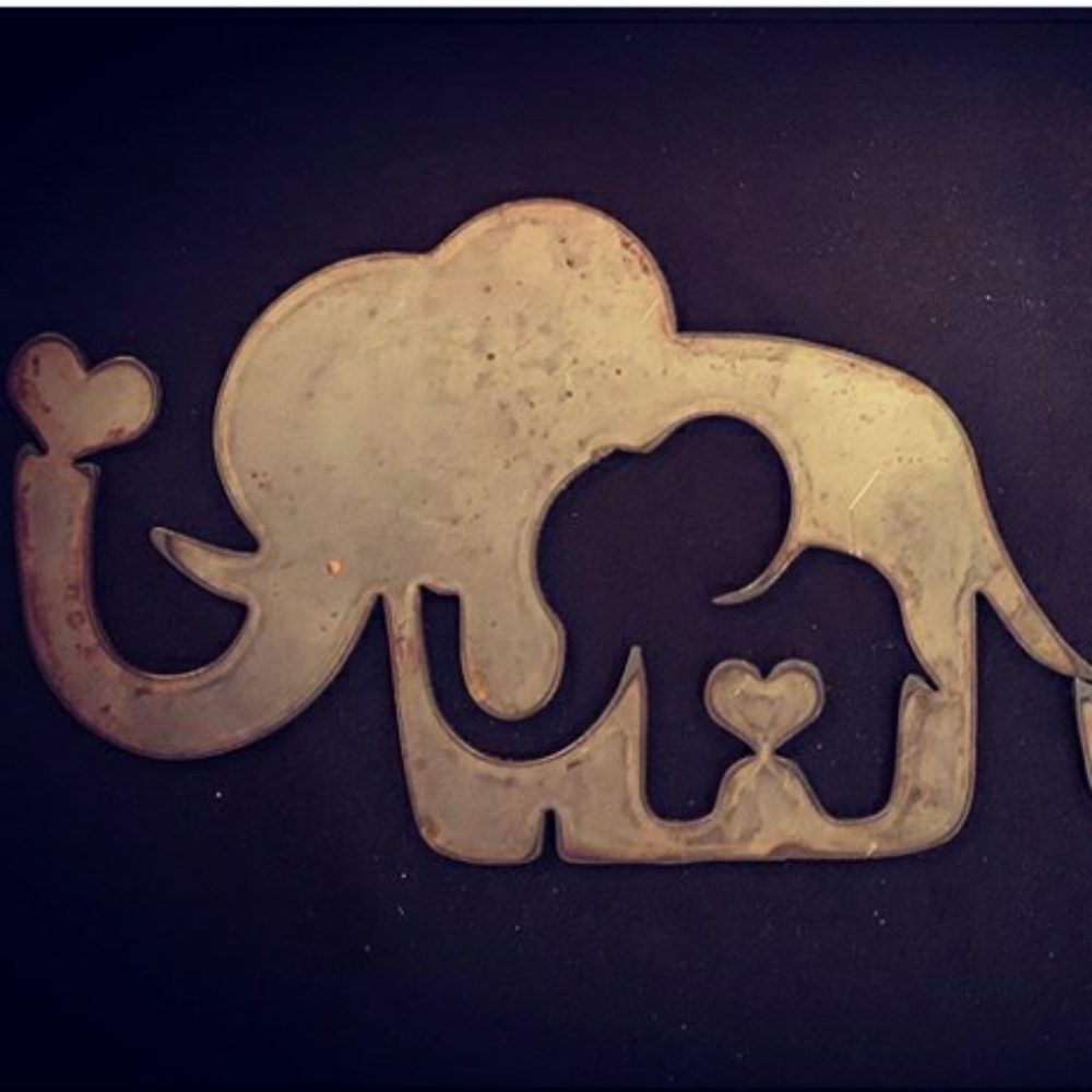 Large 22"x18" Mama and Baby Elephant
